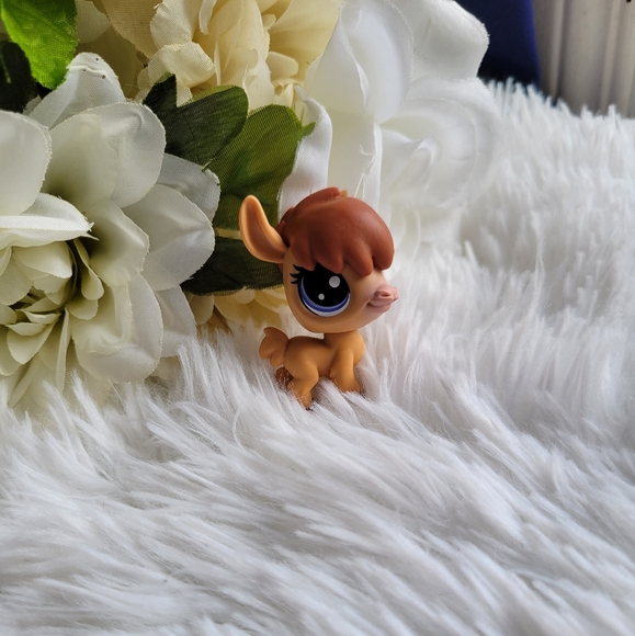 Littlest Pet Shop Authentic LPS #1-128 Llama Alpaca G6 Nita Alpaco Purple Eyes - Picture 4 of 10